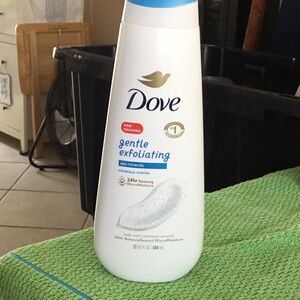 NWOT Gentle Exfoliating Body Wash - White